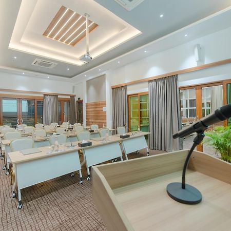 ซามันน์ โฮสต์ Hotel ฮุลฮูมาเล ภายนอก รูปภาพ