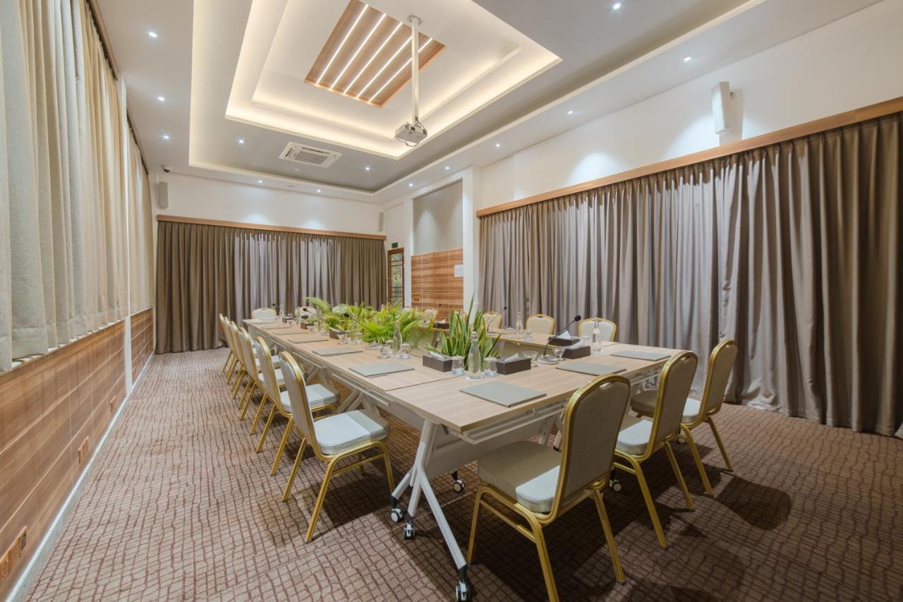 ซามันน์ โฮสต์ Hotel ฮุลฮูมาเล ภายนอก รูปภาพ