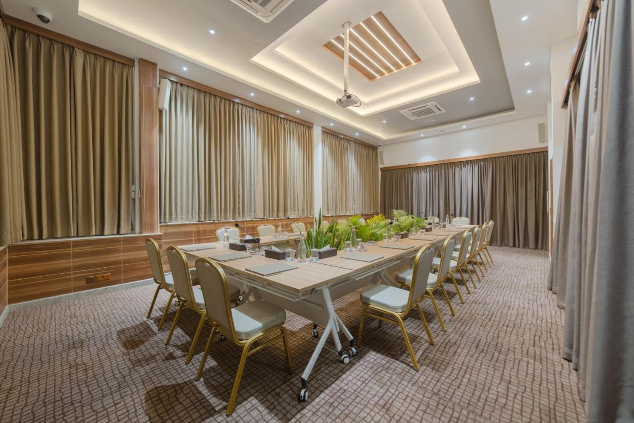 ซามันน์ โฮสต์ Hotel ฮุลฮูมาเล ภายนอก รูปภาพ