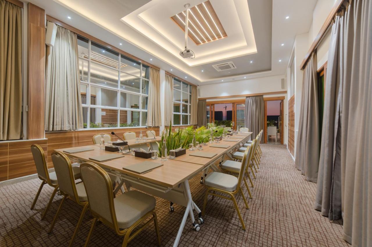 ซามันน์ โฮสต์ Hotel ฮุลฮูมาเล ภายนอก รูปภาพ