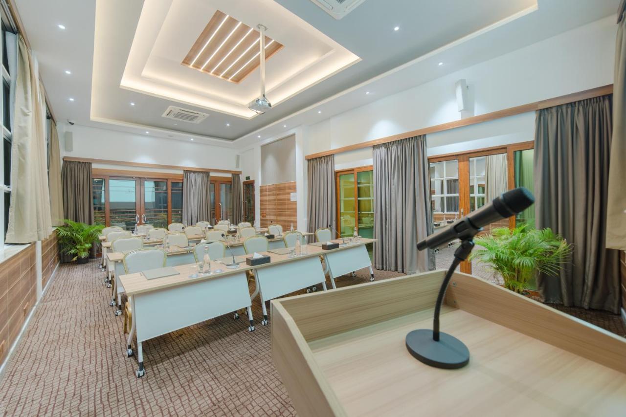 ซามันน์ โฮสต์ Hotel ฮุลฮูมาเล ภายนอก รูปภาพ