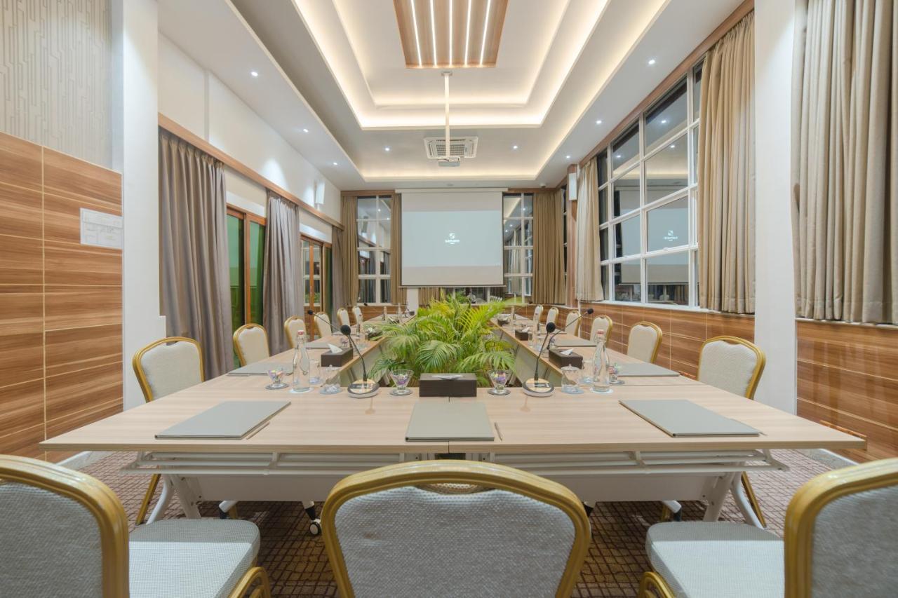 ซามันน์ โฮสต์ Hotel ฮุลฮูมาเล ภายนอก รูปภาพ